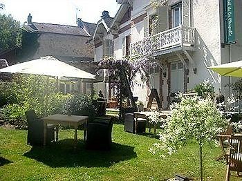 Logis Hotel De La Chapelle Milon-la-Chapelle Zewnętrze zdjęcie