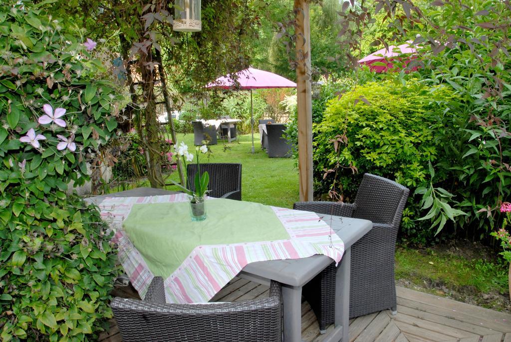 Logis Hotel De La Chapelle Milon-la-Chapelle Zewnętrze zdjęcie