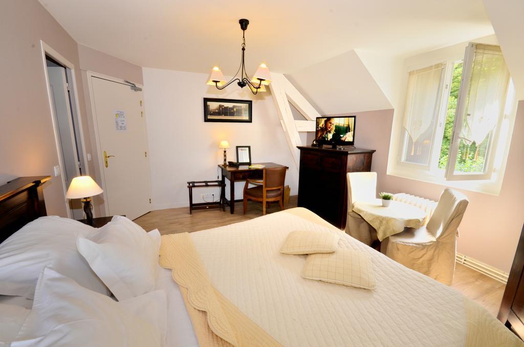 Logis Hotel De La Chapelle Milon-la-Chapelle Zewnętrze zdjęcie