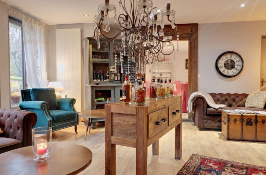 Logis Hotel De La Chapelle Milon-la-Chapelle Zewnętrze zdjęcie